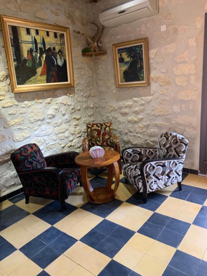 Logis Hotel Restaurant Hostellerie De La Tour Fontvieille Dış mekan fotoğraf
