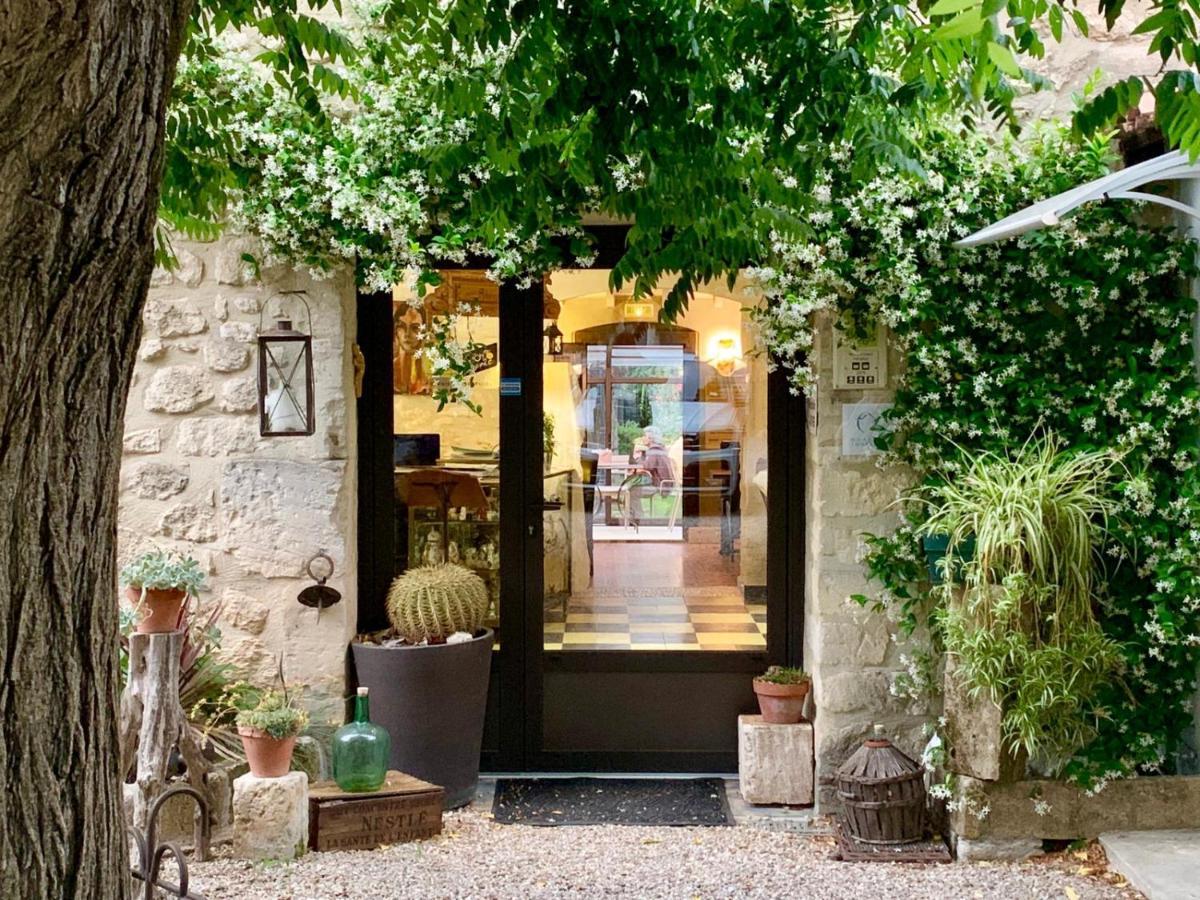 Logis Hotel Restaurant Hostellerie De La Tour Fontvieille Dış mekan fotoğraf