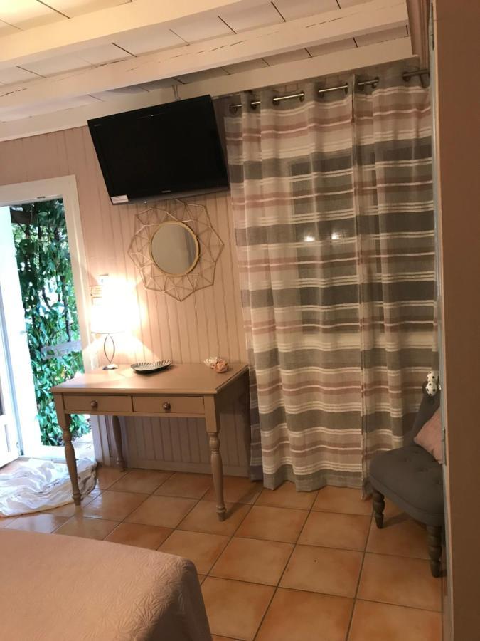 Logis Hotel Restaurant Hostellerie De La Tour Fontvieille Dış mekan fotoğraf