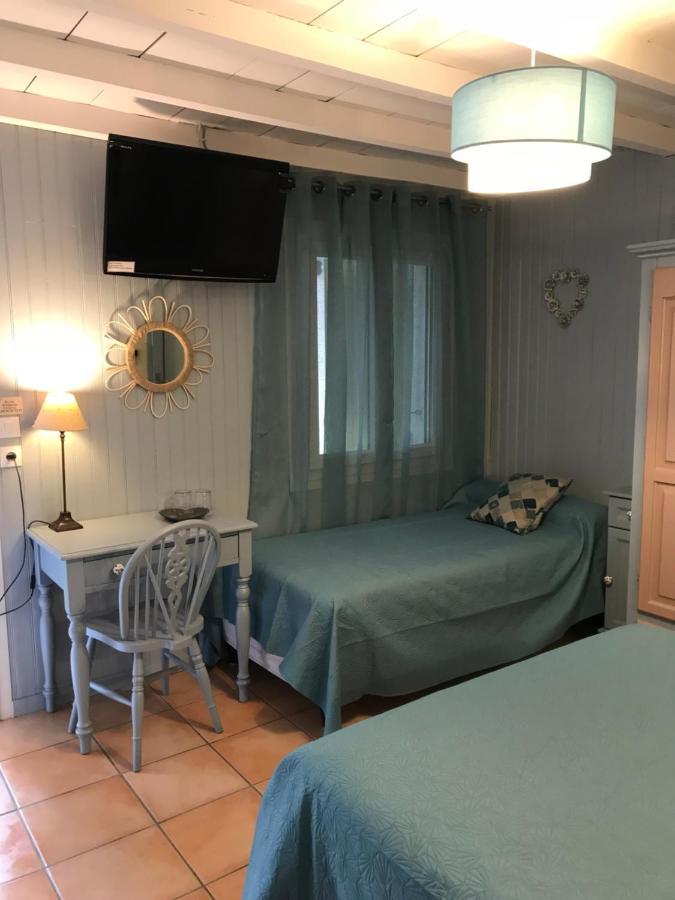 Logis Hotel Restaurant Hostellerie De La Tour Fontvieille Dış mekan fotoğraf